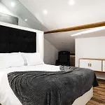 Aparthotel Loft Prestige - Centro Leiria