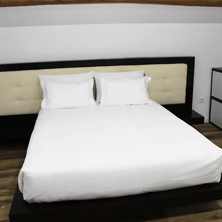 Loft Prestige - Centro 3* לייריה
