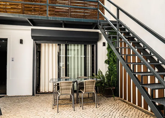 Loft Prestige 3* ليريا